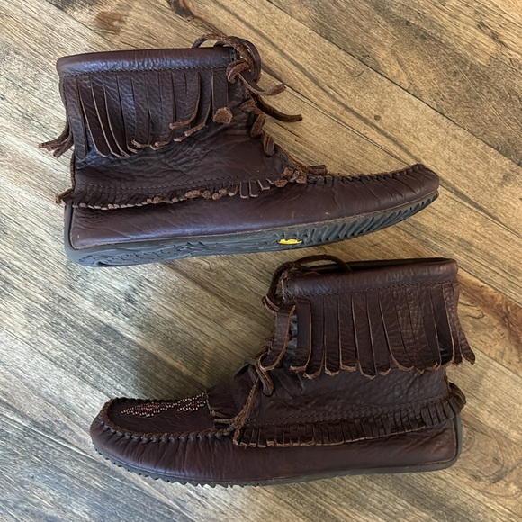 Manitobah Mukluks Moccasin - Picture 6 of 9